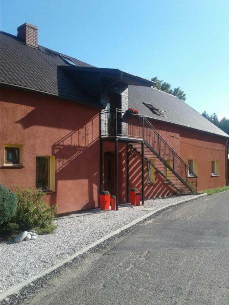 Przytulne Na Poddaszu Jelenia Góra Esterno foto
